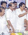 கேரளத்தில் ஆட்சியை கைப்பற்றியது காங்கிரஸ் கூட்டணி25