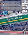 ஈரோடு பணிமனையில் கிரேன் உடைந்து 50 அடி உயரத்தில் இருந்து ரயில் இன்ஜின் விழுந்து சேதம்20