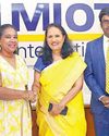 மொரிஷியஸ் நாட்டில் பர்கர் சாப்பிட்டபோது பெண் தொண்டையில் சிக்கிய கம்பி நவீன அறுவை சிகிச்சையில் அகற்றம்65