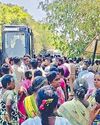 நீர்நிலை ஆக்கிரமிப்புகளை அகற்ற பொதுமக்கள் எதிர்ப்பு நீர்நிலை ஆக்கிரமிப்புகளை அகற்ற பொதுமக்கள் எதிர்ப்பு105