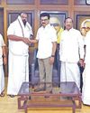 மு.க.ஸ்டாலின் முன்னிலையில் அதிமுக முன்னாள் எம்எல்ஏ வி.என்.பி.வெங்கட்ராமன் திமுகவில் இணைந்தார் மு.க.ஸ்டாலின் முன்னிலையில் அதிமுக முன்னாள் எம்எல்ஏ வி.என்.பி.வெங்கட்ராமன் திமுகவில் இணைந்தார்21