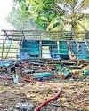 புதுக்கோட்டை அருகே நாட்டு வெடி தயாரிப்பு குடோன் வெடித்து உரிமையாளர் சாவு புதுக்கோட்டை அருகே நாட்டு வெடி தயாரிப்பு குடோன் வெடித்து உரிமையாளர் சாவு27