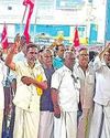 பயிர் கடனை தள்ளுபடி செய்ய கோரி விவசாயிகள் கண்டன ஆர்ப்பாட்டம் பயிர் கடனை தள்ளுபடி செய்ய கோரி விவசாயிகள் கண்டன ஆர்ப்பாட்டம்90