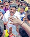 மின்வெட்டு, குடிநீர் தட்டுப்பாட்டை கண்டித்து மின்துறை அமைச்சரை பெண்கள் முற்றுகை மின்வெட்டு, குடிநீர் தட்டுப்பாட்டை கண்டித்து மின்துறை அமைச்சரை பெண்கள் முற்றுகை23