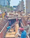 சோழிங்கநல்லூரில் ரூ.47.20 கோடியில் அமைக்கப்படும் மழைநீர் கால்வாயில் ராட்சத குழாய் நீரோட்டம் தடைபடும் அபாயம் சோழிங்கநல்லூரில் ரூ.47.20 கோடியில் அமைக்கப்படும் மழைநீர் கால்வாயில் ராட்சத குழாய் நீரோட்டம் தடைபடும் அபாயம்52