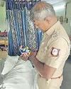 திருவள்ளூர் அருகே காரில் கடத்திய ரூ.1 லட்சம் புகையிலை பொருட்கள் பறிமுதல் திருவள்ளூர் அருகே காரில் கடத்திய ரூ.1 லட்சம் புகையிலை பொருட்கள் பறிமுதல்94