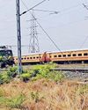 எண்ணூர் அருகே எக்ஸ்பிரஸ் ரயிலில் திடீர் கோளாறு சென்னை மார்க்கத்தில் 3 மணிநேரம் ரயில் சேவை பாதிப்பு60