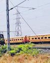 எண்ணூர் அத்திப்பட்டு புதுநகர் அருகே எக்ஸ்பிரஸ் ரயிலில் திடீர் கோளாறு79