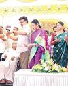 தயவு செய்து உங்கள் ஆட்சி பற்றிய செய்திகளை படித்தாவது அதிகரித்து வரும் அக்கிரமங்களை தடுப்பதற்கு நடவடிக்கை எடுங்கள்16