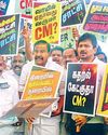 கருப்பு பேட்ஜ் அணிந்து சட்டமன்றத்திற்கு வந்த திமுக எம்எல்ஏக்கள் கருப்பு பேட்ஜ் அணிந்து சட்டமன்றத்திற்கு வந்த திமுக எம்எல்ஏக்கள்5