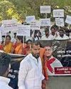 மாவட்ட செயலாளரை மாற்றக்கோரி தவெக அலுவலகத்தில் நிர்வாகிகள் போராட்டம்2
