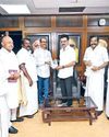 திமுக-காங்கிரஸ் முதற்கட்ட தொகுதி பங்கீடு பேச்சுவார்த்தை முதல்வர் மு.க.ஸ்டாலினுடன் காங்கிரசின் ஐவர் குழு சந்திப்பு1