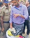 அதிமுக மாஜி அமைச்சரின் ஆயிரம் விளக்கு தொகுதியில் வீடுவீடாக பணப்பட்டுவாடா7