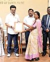 கோயில் அர்ச்சகர்களின் மகன், மக்கள் மேற்படிப்பு 600 மாணவர்களுக்கு தலா ரூ.10,000 உதவித்தொகை கோயில் அர்ச்சகர்களின் மகன், மக்கள் மேற்படிப்பு 600 மாணவர்களுக்கு தலா ரூ.10,000 உதவித்தொகை7