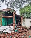 பல்வேறு மாவட்டங்களில் 2வது நாளாக விடிய விடிய கொட்டிய மழை 113 வீடுகள் இடிந்தன; 7 பேர் பலி பல்வேறு மாவட்டங்களில் 2வது நாளாக விடிய விடிய கொட்டிய மழை 113 வீடுகள் இடிந்தன; 7 பேர் பலி4