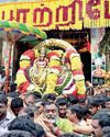 திருவண்ணாமலையில் 'அண்ணாமலையாருக்கு அரோகரா' பக்தி முழக்கம் விண்ணதிர 2,668 அடி உயர மலை உச்சியில் மகாதீபம்6