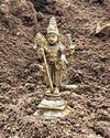 வீடு கட்ட பள்ளம் தோண்டியபோது வெண்கல முருகன் சிலை கண்டுபிடிப்பு3