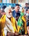திருச்செந்தூர் முருகன் கோயிலில் வேலுடன் வந்து அமைச்சர்கள் வழிபாடு15