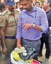 அதிமுக மாஜி அமைச்சரின் ஆயிரம் விளக்கு தொகுதியில் வீடுவீடாக பணப்பட்டுவாடா3