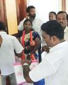 முதல்வர் உள்பட அமைச்சர்கள் அறை முன் 2 காவலர் பாதுகாப்பு6
