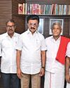முதல்வரிடம் வாழ்த்து பெற்ற மார்க்சிஸ்ட் வேட்பாளர்கள்3