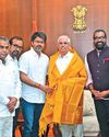ஆளுநரை சந்திக்க சென்றபோது முழு கெட்டப்பையும் மாற்றிய விஜய்4