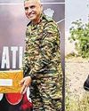 இந்திய எல்லையில் ராணுவ நடவடிக்கை: வீரர்களுக்கு குடிநீர், லஸ்ஸி தந்த சிறுவன் இந்திய எல்லையில் ராணுவ நடவடிக்கை: வீரர்களுக்கு குடிநீர், லஸ்ஸி தந்த சிறுவன்