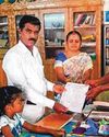 அரசுப் பள்ளியில் மகளைச் சேர்த்த மாவட்ட நீதிபதிக்கு குவிகிறது பாராட்டு15