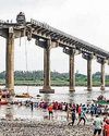 குஜராத் ஆற்றுப் பால விபத்துக்கு இணைப்புகள் நொறுங்கியதே காரணம்: முதல் கட்ட விசாரணைத் தகவல்20