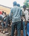 பள்ளிக் கூரை இடிந்ததில் ஏழு மாணவர்கள் பலி16