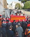 Thousands say goodbye to Pope Francis lying in state30