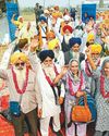 Sikh pilgrims enter Pakistan, first big crossing since conflict Sikh pilgrims enter Pakistan, first big crossing since conflict33