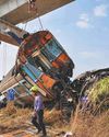 Thailand crane crashes on train, killing 3221
