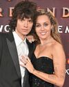 MILEY'S ENGAGED! MILEY'S ENGAGED!3