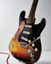 CUTTING-EDGE CUSTOMS Guitarist