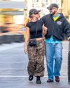 Alba Díaz, el paseo más fashion junto a su novio T Alba Díaz, el paseo más fashion junto a su novio T