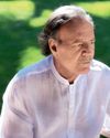Julio Iglesias, en el ojo huracán: ¿truhán o señor?6