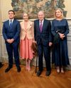 El Rey Juan Carlos: sus hijas y su nieto le apoyan en París3