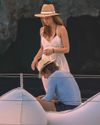 ANA DE ARMAS Y TOM CRUISE LAS IMÁGENES DEFINITIVAS DE SU RELACIÓN: NAVEGANDO JUNTOS POR AGUAS DE MENORCA ¡HOLA! Spain