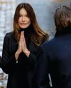 CARLA BRUNI ENTRE LA FORTALEZA Y LA ANGUSTIA, EN LAS HORAS MÁS DIFÍCILES, DESPIDE A SU MARIDO, NICOLAS SARKOZY, A LAS PUERTAS DE LA CÁRCEL CARLA BRUNI ENTRE LA FORTALEZA Y LA ANGUSTIA, EN LAS HORAS MÁS DIFÍCILES, DESPIDE A SU MARIDO, NICOLAS SARKOZY, A LAS PUERTAS DE LA CÁRCEL1