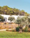 EMMA ROIG NOS RECIBE EN SU REFUGIO DE IBIZA, UNA IMPRESIONANTE VILLA EN EL CORAZÓN DE LA ISLA EMMA ROIG NOS RECIBE EN SU REFUGIO DE IBIZA, UNA IMPRESIONANTE VILLA EN EL CORAZÓN DE LA ISLA0