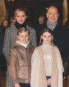 GABRIELLA DE MÓNACO DA SUS PRIMEROS PASOS COMO «IT GIRL>> A LOS DIEZ AÑOS, CON SUS «LOOKS>> DE LUJO1